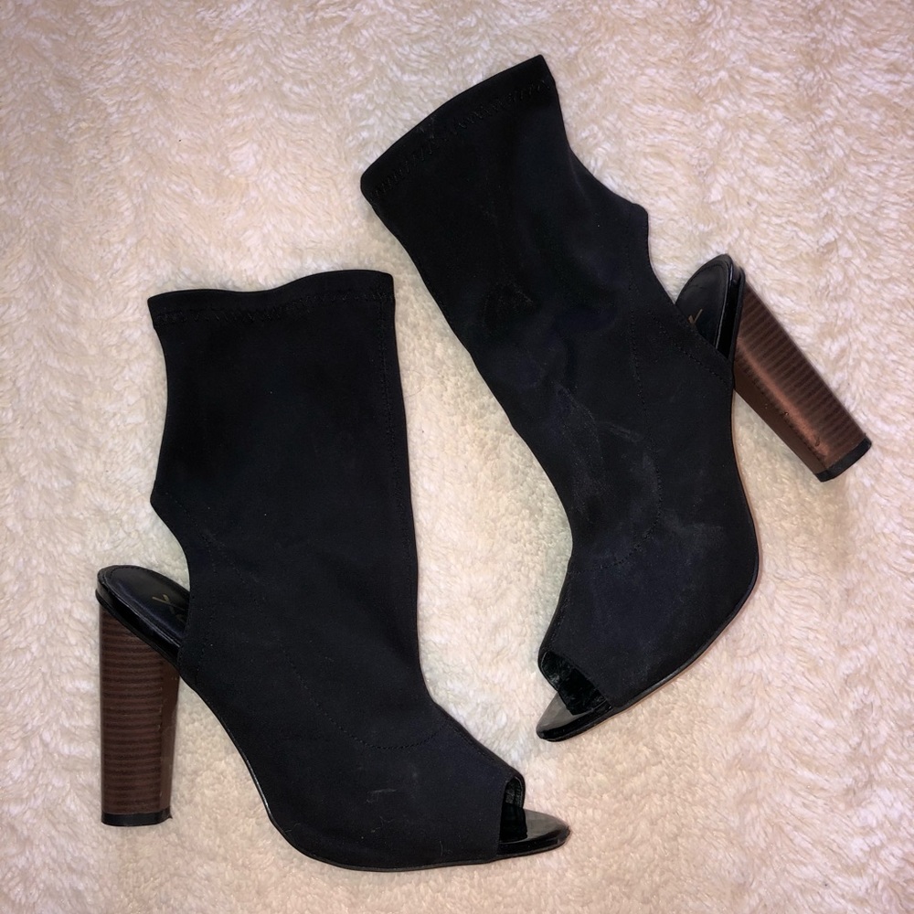 X2B Heels